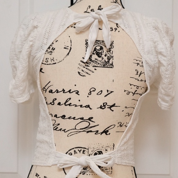 FREE PEOPLE Open Back tie ADORABLE White Top size XS Eyelet detail Fairycore - Picture 12 of 12
